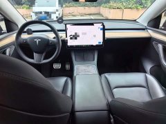 Tesla Model Y Standard Range RWD - ფოტო 10