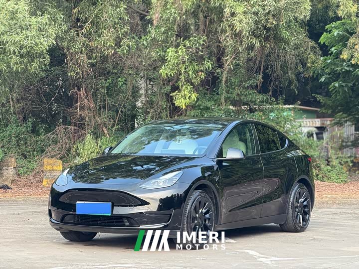 Tesla Model Y Facelift Rear-Wheel Drive