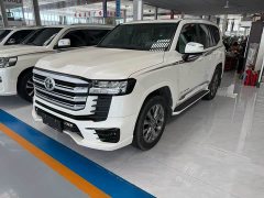 Toyota Land Cruiser (Imported) LC300 4.0T Sunroof Edition - ფოტო 2