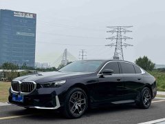 BMW 5 Series 530Li Premier Luxury Package - ფოტო 1