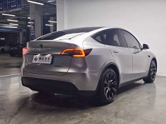 Tesla Model Y Standard Range RWD - ფოტო 12