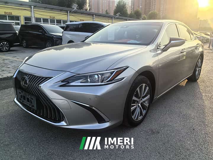Lexus ES 200 Premium Edition - ავტომობილი ჩინეთიდან