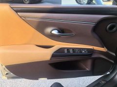 Lexus ES 200 Premium Edition - ფოტო 18
