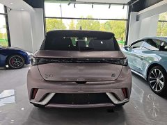 BYD Dolphin 420km Fashion Edition - ფოტო 11