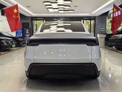 Tesla Model Y Long Range All-Wheel Drive - ფოტო 13