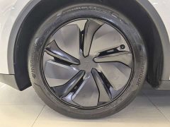 Tesla Model Y Long Range All-Wheel Drive - ფოტო 16