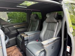 Toyota Alphard Hybrid 2.5L Premium Edition - ფოტო 15