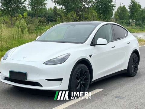 2024 Tesla Model Y Rear-Wheel Drive