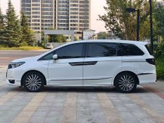 Honda Odyssey 2.0L e:HEV Luxury - ფოტო 3