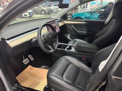 Tesla Model Y Rear-Wheel Drive - ფოტო 5