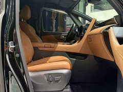 Toyota Vellfire 2023 Crown Twin Engine 2.5L HV Premium Edition - ფოტო 13