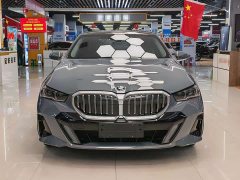 BMW 5 Series 525Li M Sport Package - ფოტო 2