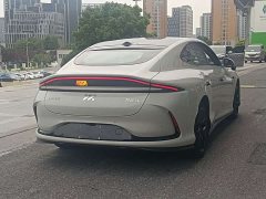 IM Motors Zhiji L6 Max - ფოტო 8