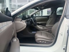 IM Motors Zhiji L6 Max - ფოტო 9