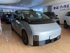 Li Auto Li Xiang MEGA Ultra - ფოტო 1