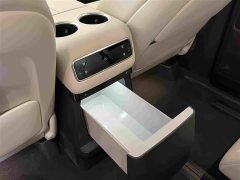 Li Auto Li Xiang MEGA Ultra - ფოტო 11