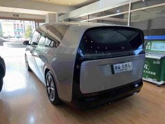 Li Auto Li Xiang MEGA Ultra - ფოტო 17