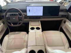 Li Auto Li Xiang MEGA Ultra - ფოტო 9