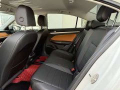 Volkswagen Bora 200TSI DSG Comfort Pro - ფოტო 8