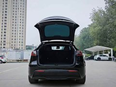 Tesla Model Y Standard Range RWD - ფოტო 14