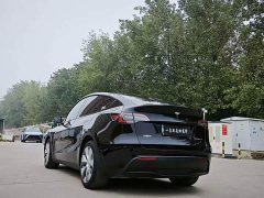 Tesla Model Y Standard Range RWD - ფოტო 17