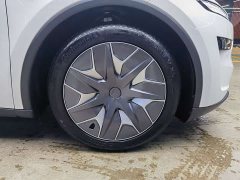 Tesla Model Y L Long Range All-Wheel Drive - ფოტო 19