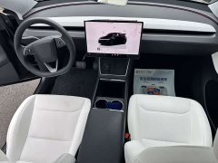 Tesla Model Y Rear-Wheel Drive - ფოტო 5