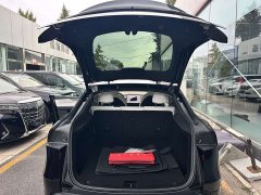 Tesla Model Y Rear-Wheel Drive - ფოტო 9