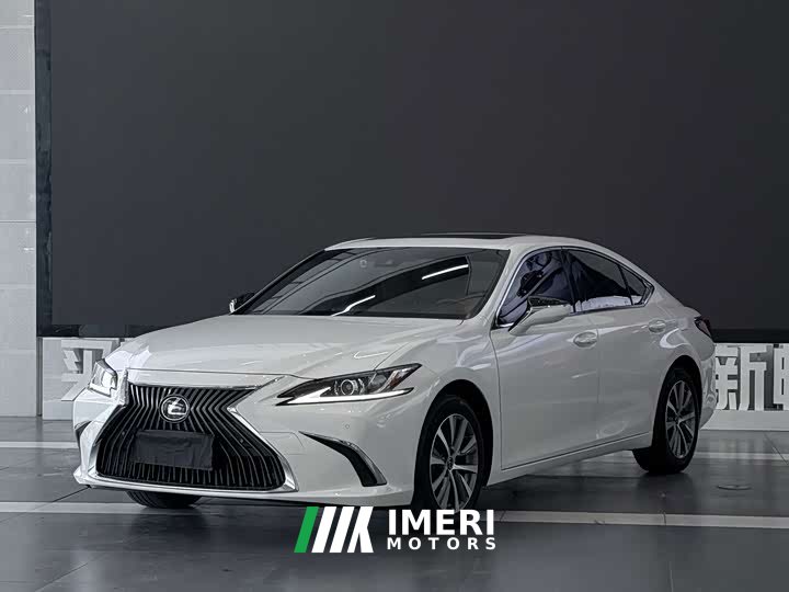 Lexus ES 2020 200 Excellence Edition - ავტომობილი ჩინეთიდან