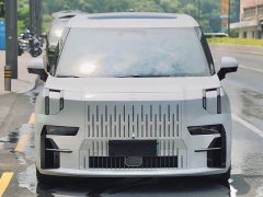 Zeekr Geely Zeekr 009 2022 Facelift WE Edition - ფოტო 4