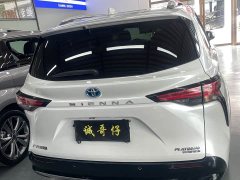 Toyota Sienna 2021 2.5L Hybrid Premium Edition - ფოტო 11