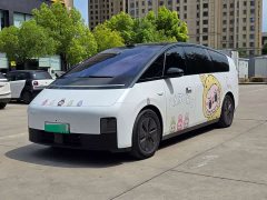 Li Auto MEGA Home Family Edition - ფოტო 1