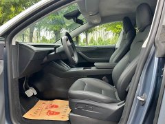 Tesla Model Y Long Range All-Wheel Drive - ფოტო 5