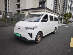 Wuling Yangguang 300km Comfort Passenger Van 60kW - ფოტო 1