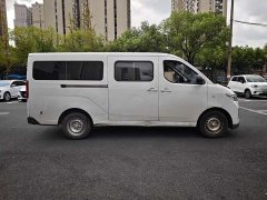 Wuling Yangguang 300km Comfort Passenger Van 60kW - ფოტო 4