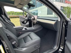 Tesla Model Y Rear-Wheel Drive - photo 8