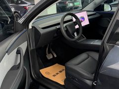 Tesla Model Y Rear-Wheel Drive - ფოტო 6