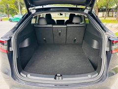 Tesla Model Y Rear-Wheel Drive - ფოტო 11