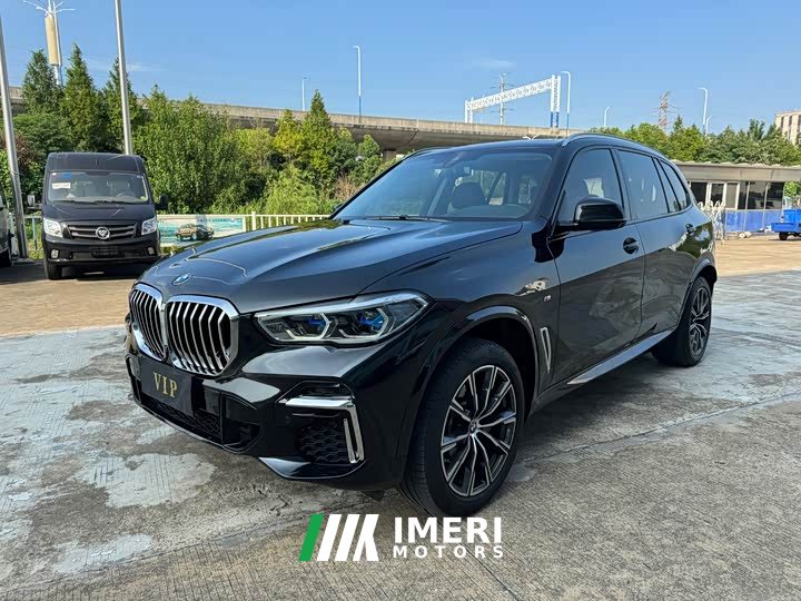 BMW X5 xDrive 30Li Luxury M Sport Package