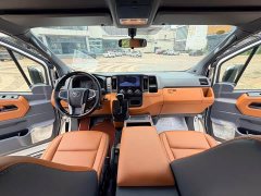 Toyota HIACE 3.5L Automatic - ფოტო 10