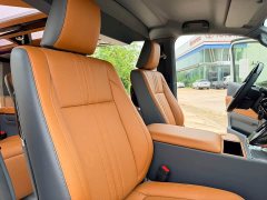 Toyota HIACE 3.5L Automatic - ფოტო 14