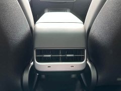 Tesla Model Y 2023 Rear-Wheel Drive - ფოტო 16
