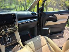 Toyota Vellfire Crown Hybrid 2.5L HV Premium Edition - photo 14