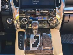 Toyota Vellfire Crown Hybrid 2.5L HV Premium Edition - photo 19