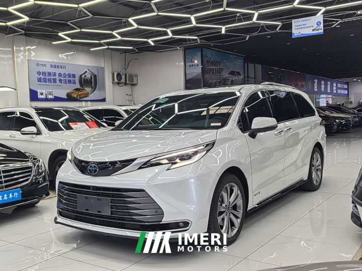 Toyota Sienna 2.5L Hybrid Premium Edition