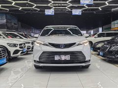 Toyota Sienna 2021 2.5L Hybrid Premium Edition - ფოტო 2