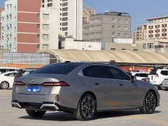 BMW 5 Series 530Li Premier M Sport Package - ფოტო 4