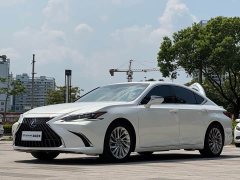 Lexus ES 2021 300h Executive - ფოტო 1