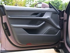 Porsche Taycan - ფოტო 12