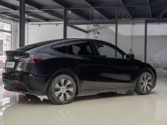 Tesla Model Y Rear-Wheel Drive - ფოტო 7